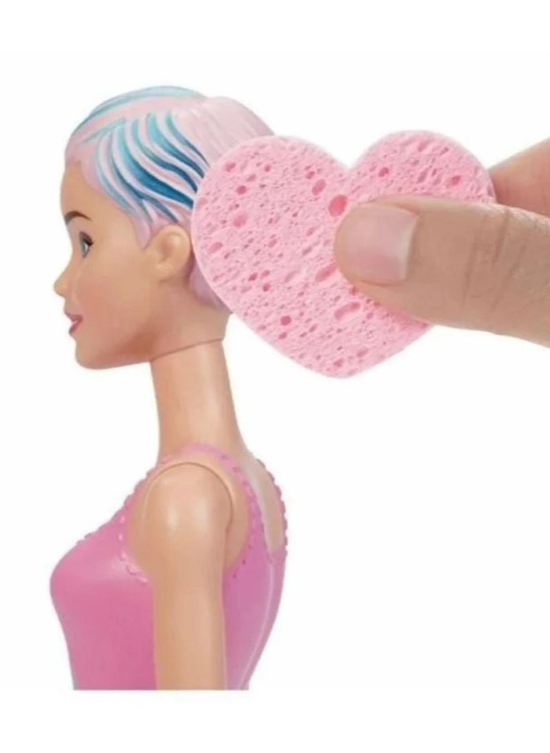null - Doll with 12 surprises Water reveals the doll's appearance and changes the color and appearance of the dress - Image 1