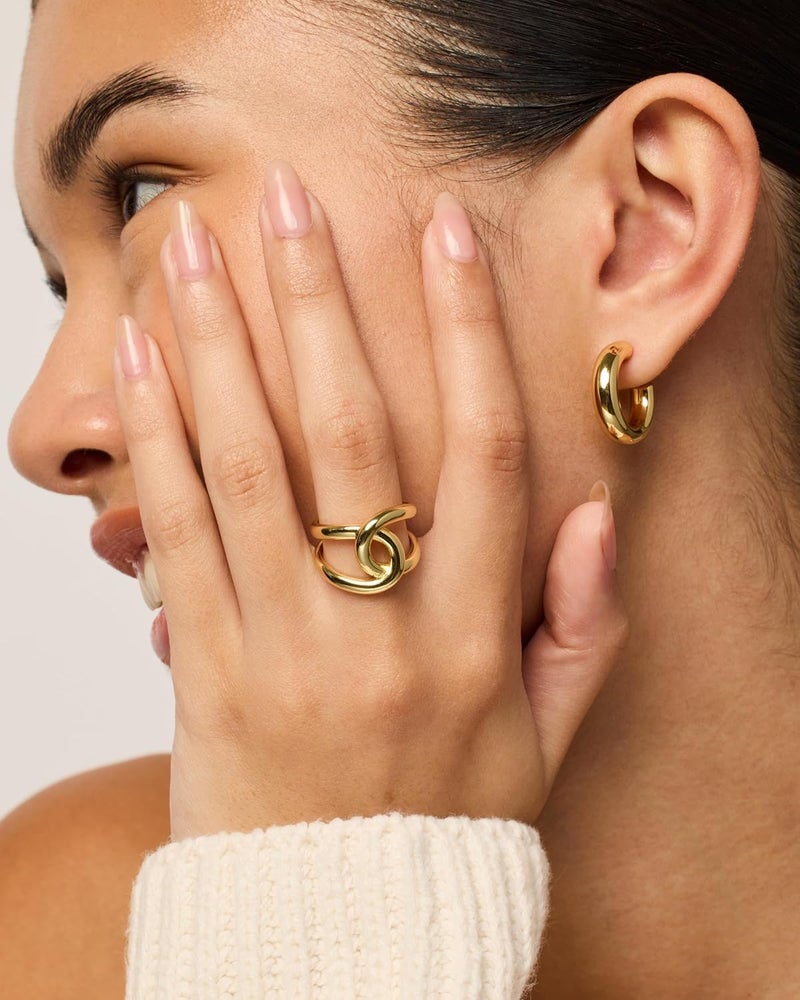Aputue Gold Plated Interlocking Band Ring - Elegant Women's Jewelry - Image 2