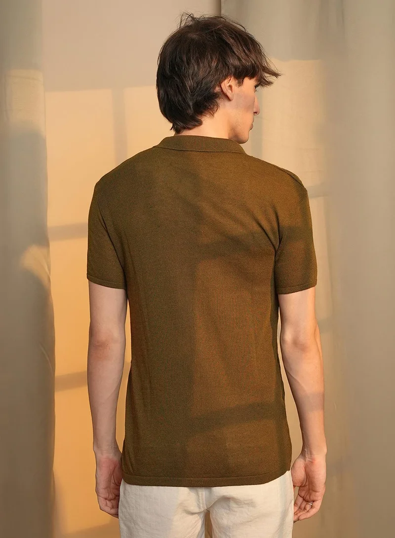 Campus Sutra Campus Sutra Men's Mocha Brown Harlequin-Textured Knit Shirt For Casual Wear | Polo Neck | Short Sleeve | Button Closure | Shirt Crafted With Comfort Fit For Everyday Wear