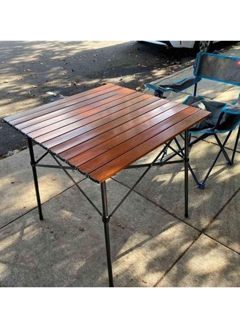 طاولة مربعة قابلة للطي وخفيفة الوزن تتسع لـ 4 أشخاص مع حقيبة حمل للتخييم والنزهات والساحات الخلفية باللون البني - Image 3