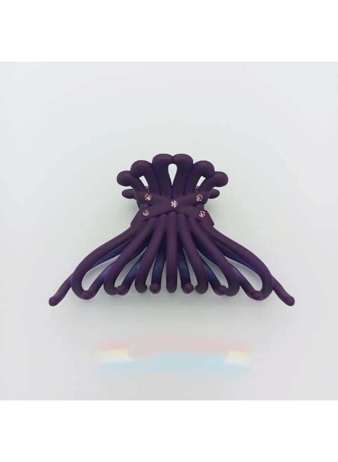 Nariele Simple And Stylish Anti Slip Grip Clip - Image 1