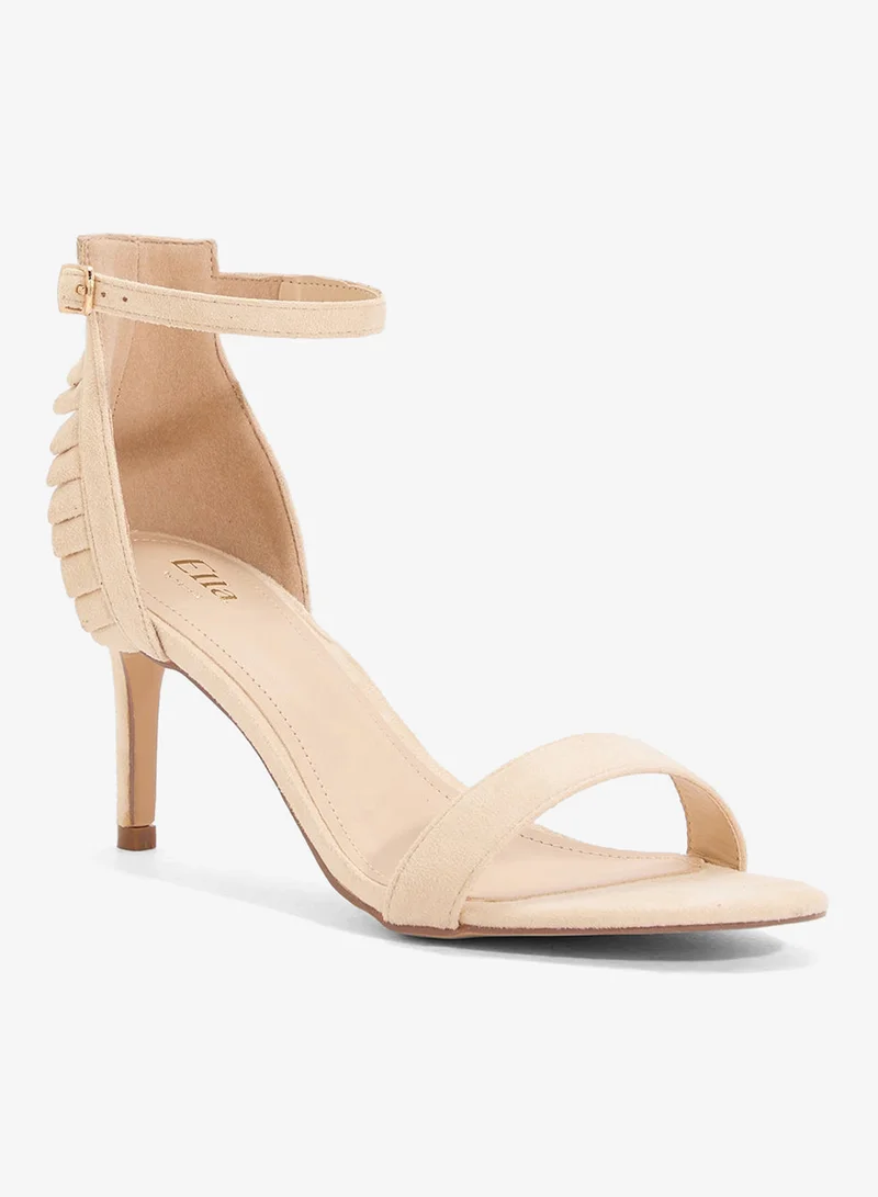 ايلا صندل بكعب وحزامين