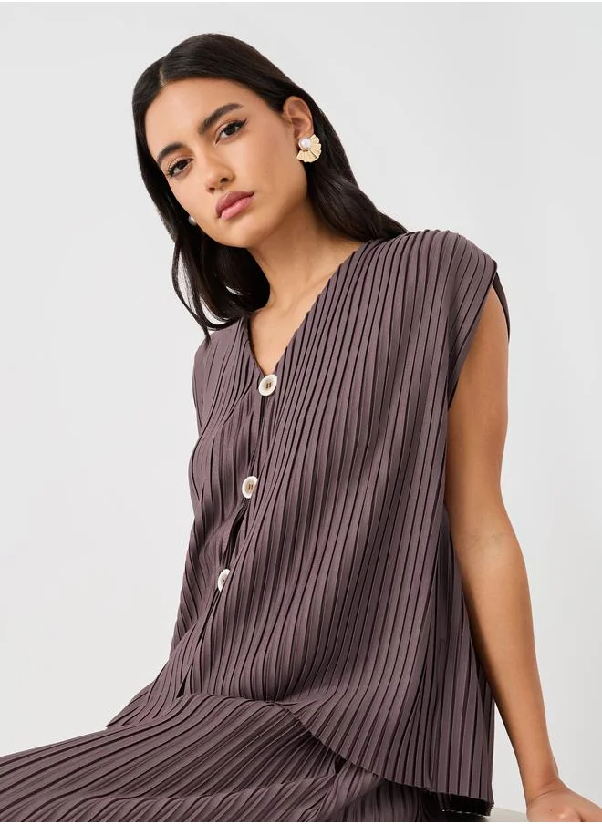 Styli Styli Pleated V-Neck Buttoned Waistcoat