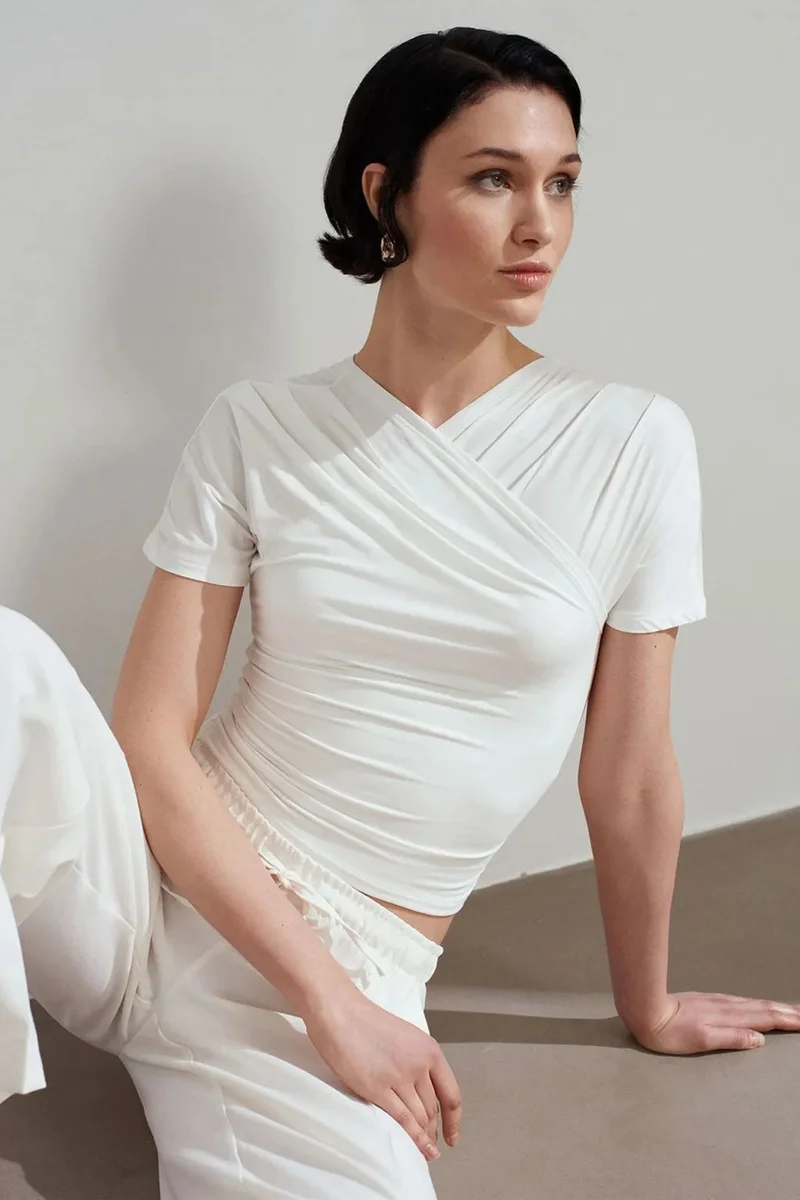 DILVIN Slim Fit V-Neck Jersey Blouse