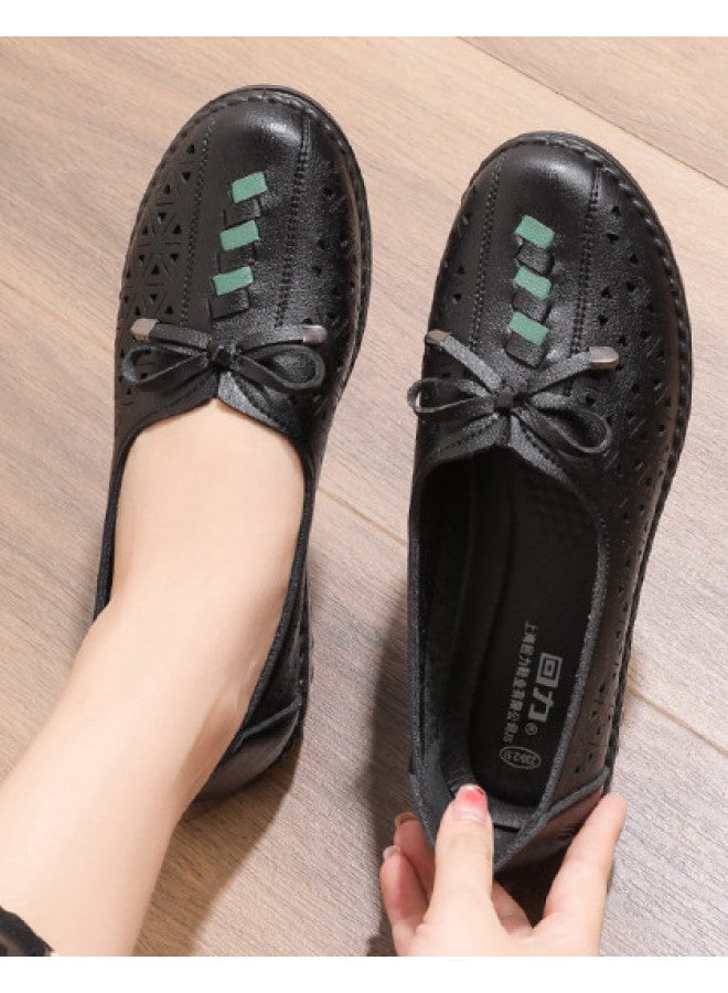 Warrior Hollow-out Breathable】25 Autumn Plus Size Mom Shoes Leather Loafers For Middle-aged And Elderly Women With Soft Soles For Commuting - Image 1