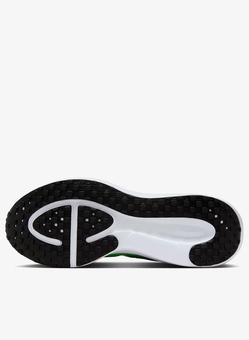 Nike Revolution 8
