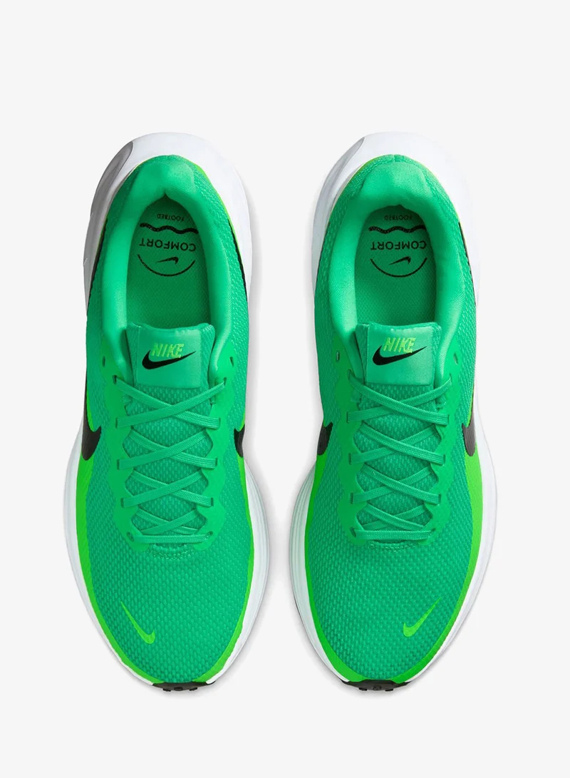 Nike Revolution 8