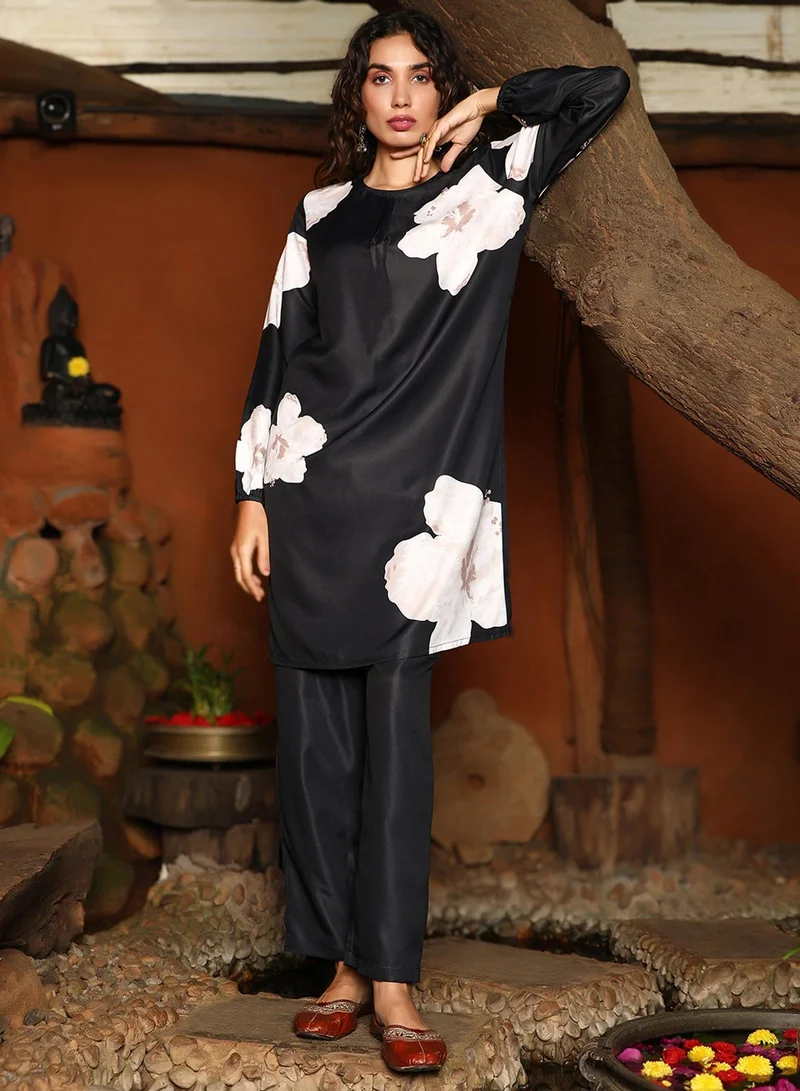 QISSA  Women's Obsidian Black & Cream White Hibiscus Spot Kurta Set for Women | Best Price UAE