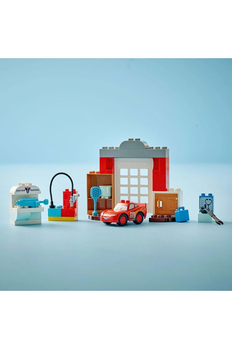 LEGO Disney & Pixar McQueen's Visit to Doc's Garage - 10456 - Image 5