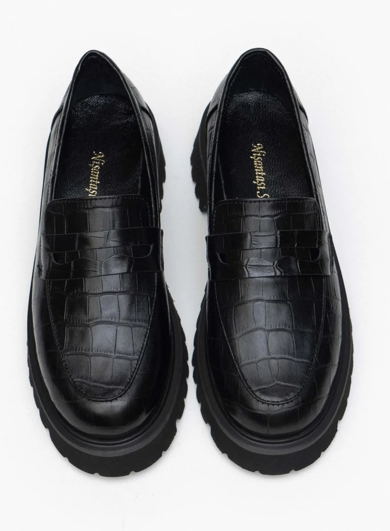 Nişantaşı Shoes Queena Black Patterned Genuine Leather Thick Sole Detail Women's Shoes