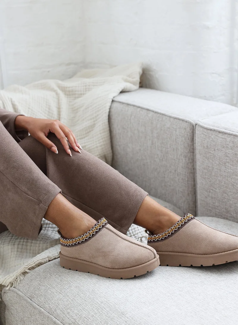 ويرز ذات فروم 'Oak' Aztec Detail Faux Fur Lining Mini Boots