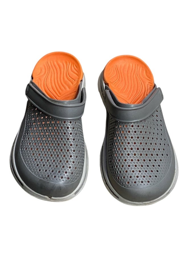 Comfortable  clogs – lightweight with a modern design – easy to wear - Image 2
