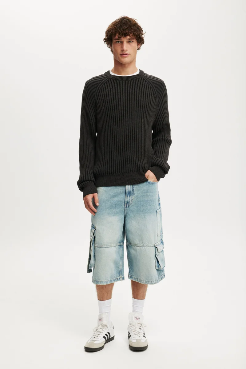 كوتون اون شورت واسع جداً