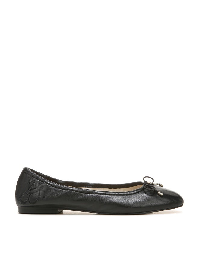 Sam Edelman حذاء سام إيدلمان النسائي فليشيا الكلاسيكي المسطح، جلد أسود، 10 أمريكي - Image 1