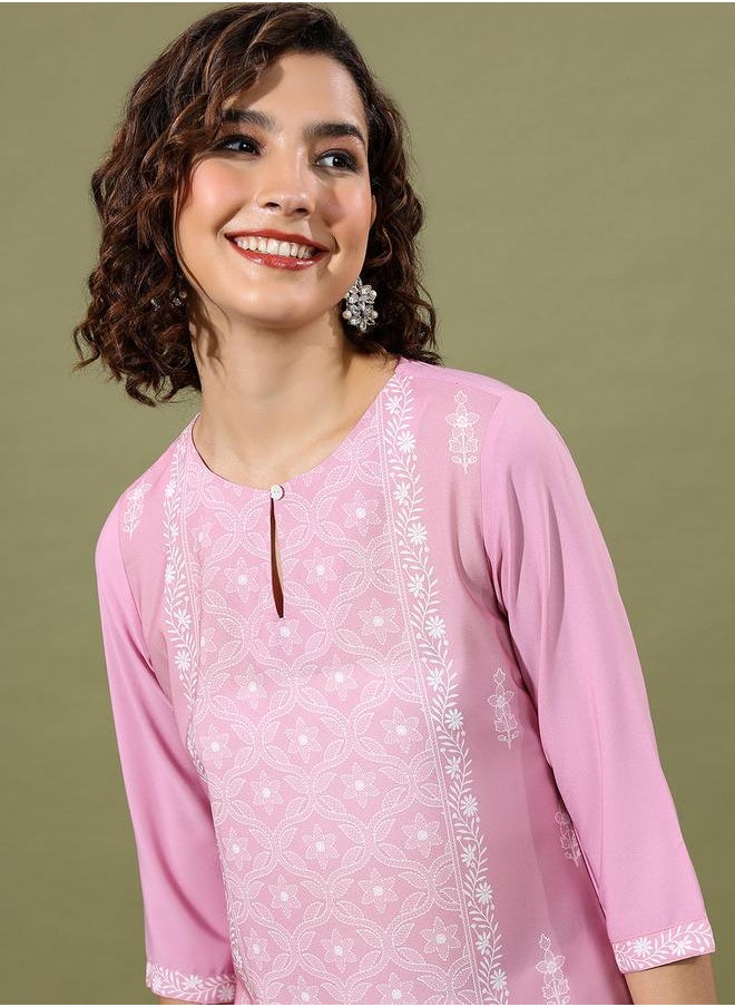 Vishudh Pink Floral Printed Keyhole Neck Straight Kurta by Styli  - Image 2