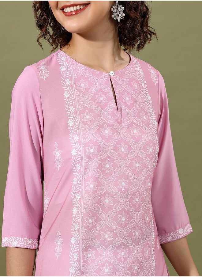 Vishudh Pink Floral Printed Keyhole Neck Straight Kurta by Styli  - Image 5