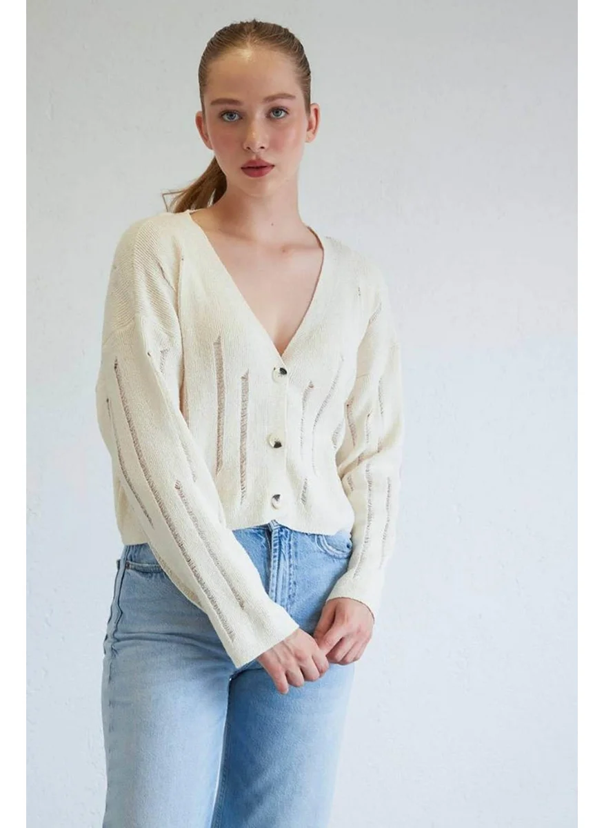 Tena Women's Raw Ecru Buttoned Knitwear Cardigan