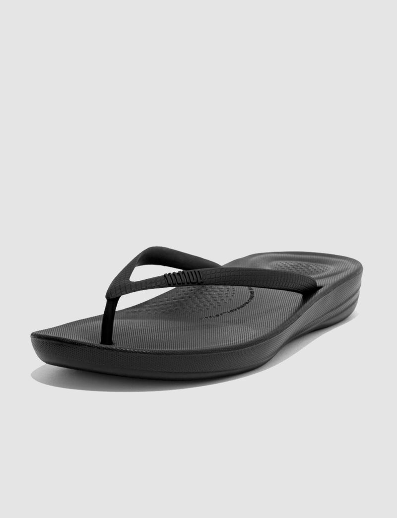 FitFlop Iqushıon Ergonomic E54 Black Women's Flip Flops - Image 4