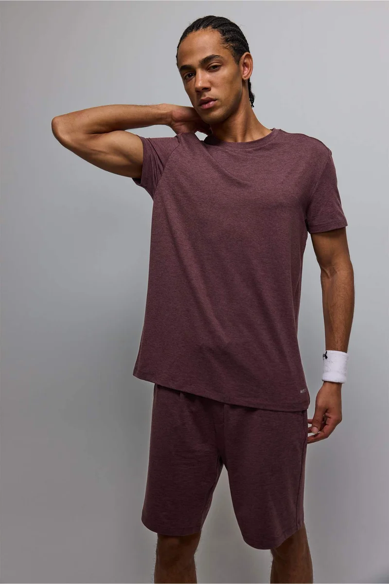 ديفاكتو Standard Fit Crew Neck Sports T-Shirt