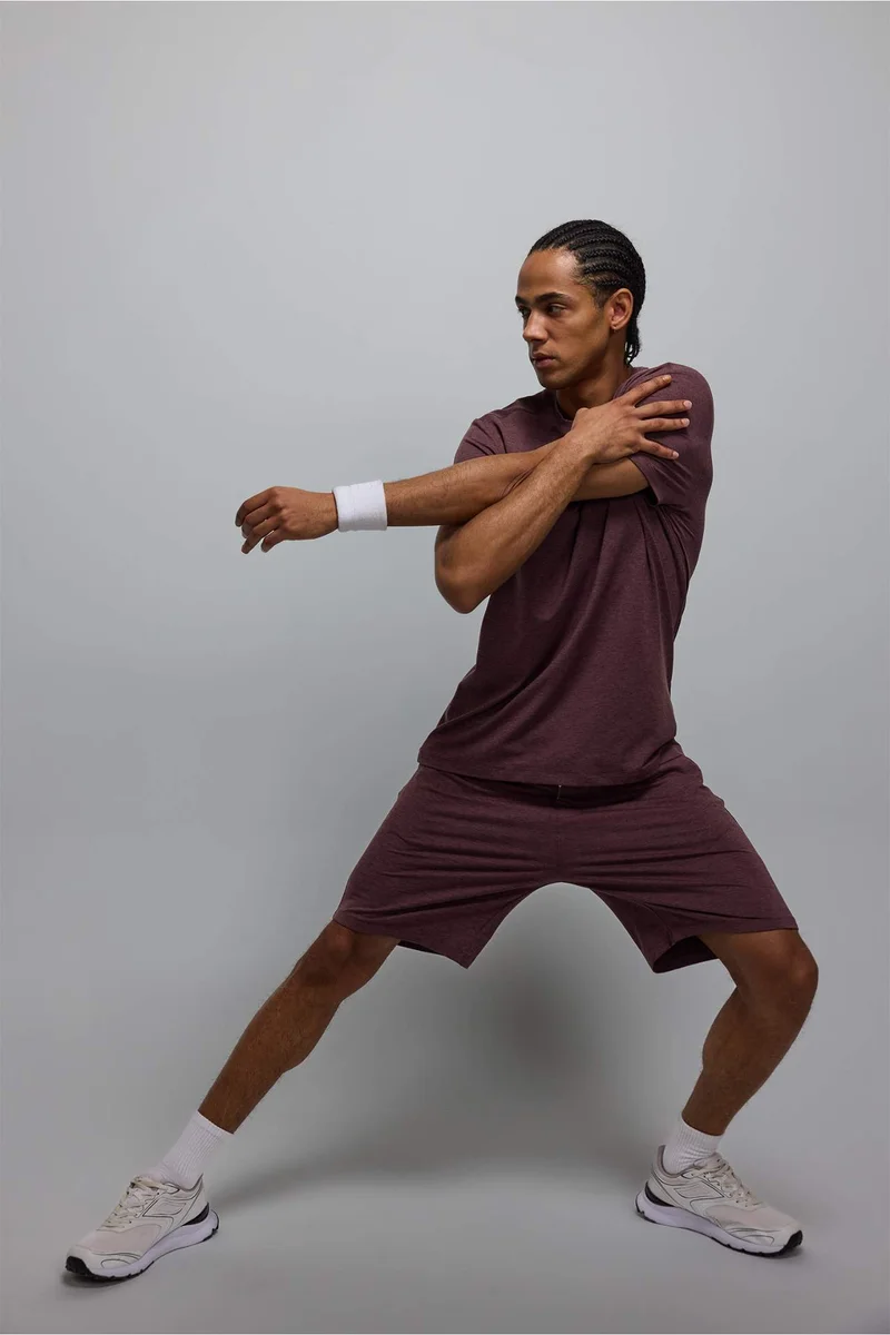 ديفاكتو Standard Fit Crew Neck Sports T-Shirt