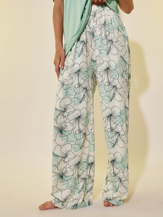 Take Two Solid Lettuce Hem T-Shirt and Floral Printed Pyjama Set - Image 4