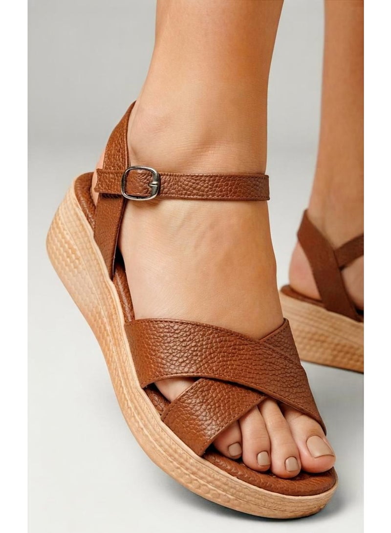 Stylish women's sandal with a comfortable wedge heel - Image 2