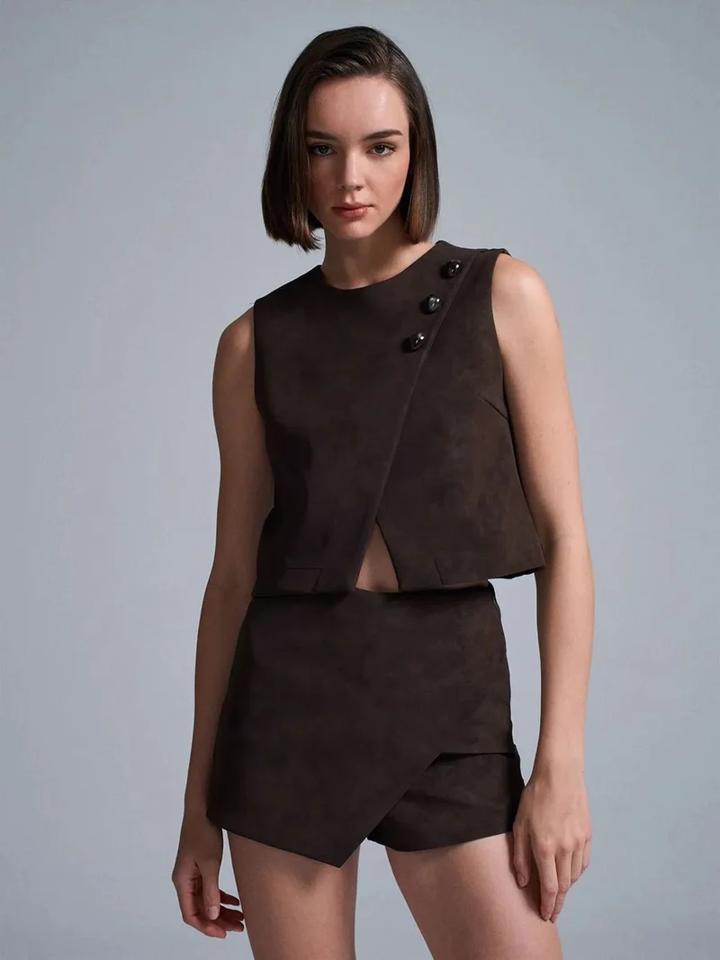 ديلفين DILVIN Crop Faux Leather Button Waistcoat