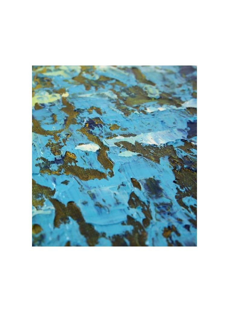 كانجرو لوحة قماشية أصلية مرسومة باليد، تتميز بفن تجريدي يصور خطوطًا رأسية رفيعة تشبه الأشجار أو أعمدة خفيفة باللونين الأبيض والرمادي، تتوجها طبقة غنية وسميكة من الألوان الزرقاء، الفيروزية، والخضراء الممزوجة بالذهبي، مما يخلق تأثيرًا بصريًا لغابة أو انعكاسات طبيعية نابضة بالحياة. - Image 3