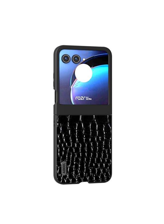 اس-توب جراب لهاتف Motorola Razr 50 من ABEEL مصنوع من الجلد الطبيعي بنقشة جلد التمساح وحافة سوداء - Image 2