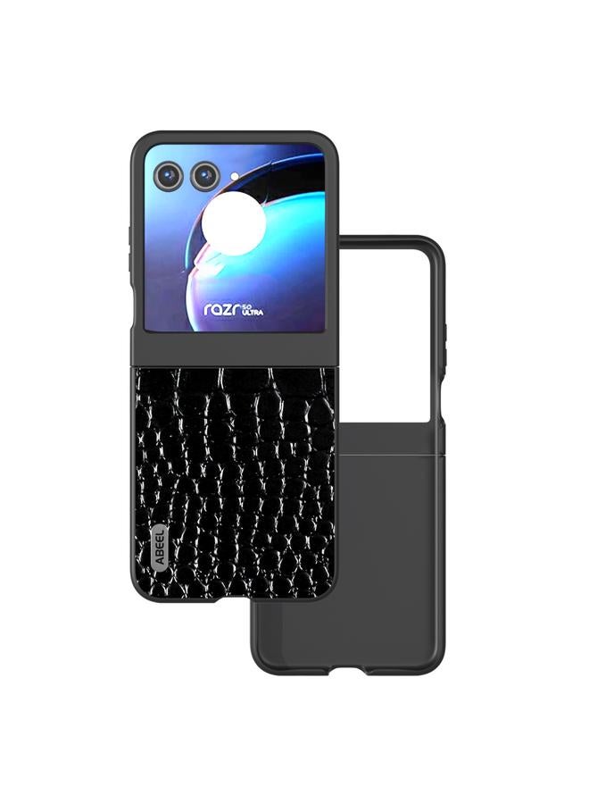 اس-توب جراب لهاتف Motorola Razr 50 من ABEEL مصنوع من الجلد الطبيعي بنقشة جلد التمساح وحافة سوداء - Image 1
