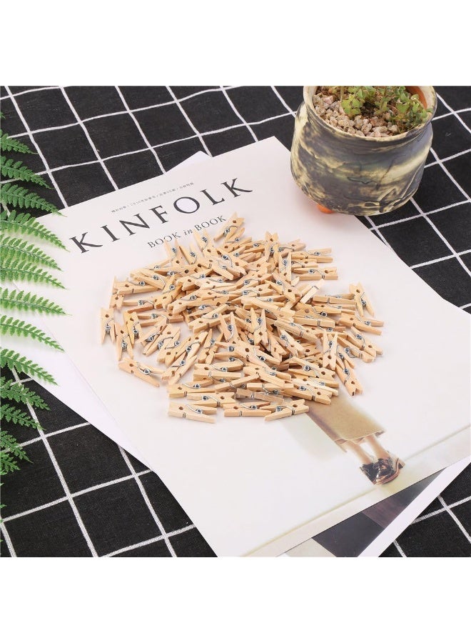 مشابك خشبية صغيرة للحرف اليدوية بالجملة 1 إنش (2.5 سم) - 45 قطعة مشابك خشب طبيعي متينة بسلك زنبركي مجلفن غير قابل للصدأ | مشابك صور مصغرة لتعليق الصور، ديكور الزفاف، حاملات البطاقات والهدايا التذكارية | متعددة الاستخدامات للمشاريع المدرسية والديكور المنزلي - Image 5
