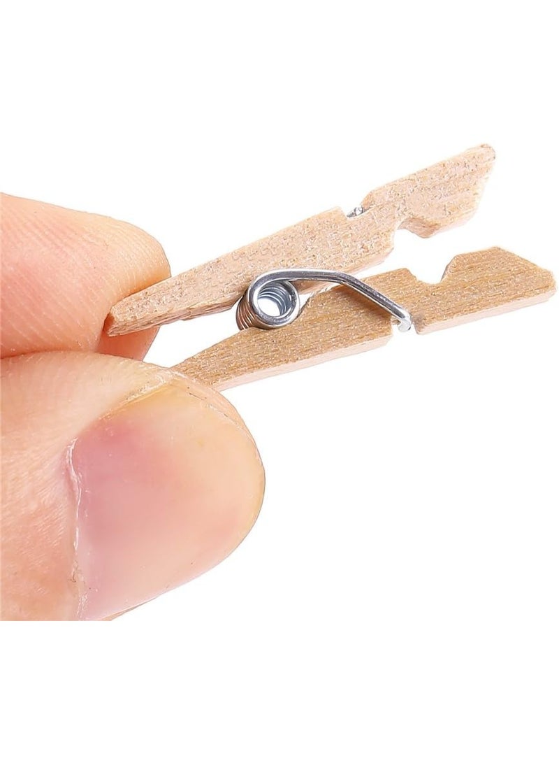 مشابك خشبية صغيرة للحرف اليدوية بالجملة 1 إنش (2.5 سم) - 45 قطعة مشابك خشب طبيعي متينة بسلك زنبركي مجلفن غير قابل للصدأ | مشابك صور مصغرة لتعليق الصور، ديكور الزفاف، حاملات البطاقات والهدايا التذكارية | متعددة الاستخدامات للمشاريع المدرسية والديكور المنزلي - Image 3