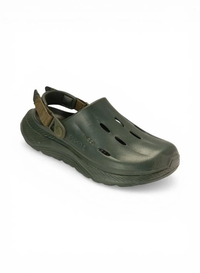 باتا أحذية كلوق مريحة بحزام