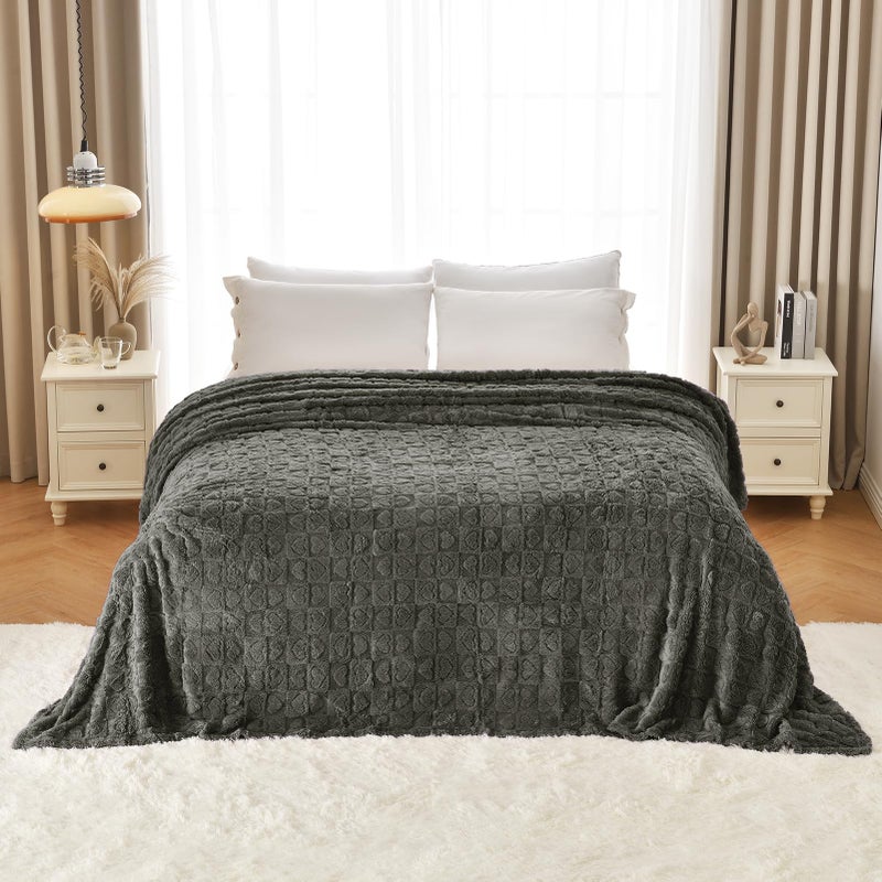 Giokarnna Heart Checkered Throw Blankets  For Love Mother Friends Pets 280 Gsm Super Soft Warm Lightweight Fluffy Bed Blanket For Women Anniversaries(Gray 50""X60"") - Image 4