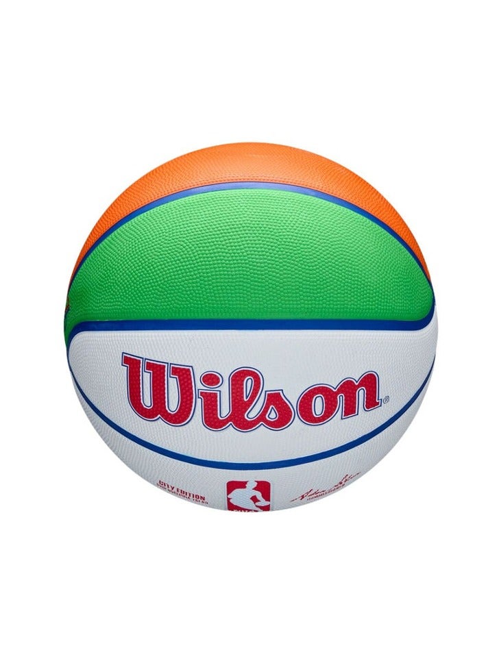 ويلسون كرة سلة NBA Team City Edition Icon Philadelphia 76ers 2024-2025 - الحجم الرسمي وقبضة متينة وجودة ممتازة للعب في الأماكن المغلقة والمفتوحة  - Image 2