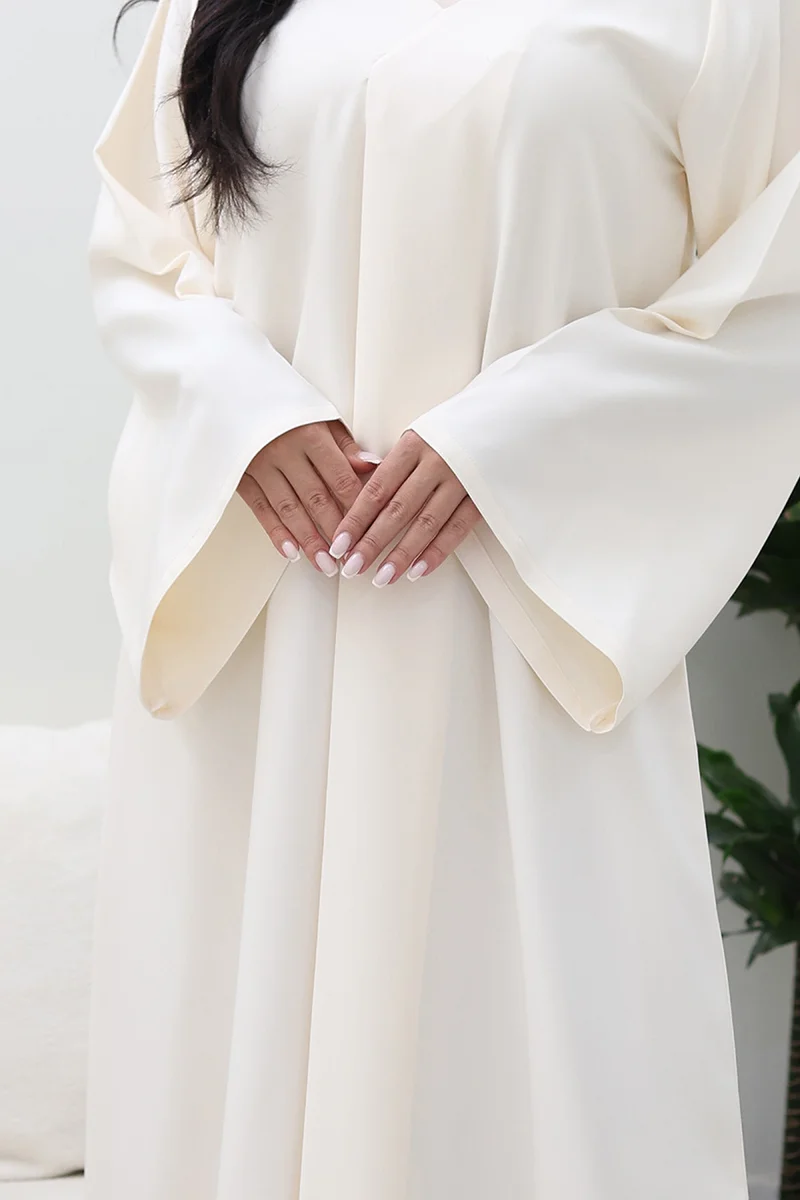 النخبة Ethereal Grace Gown-751