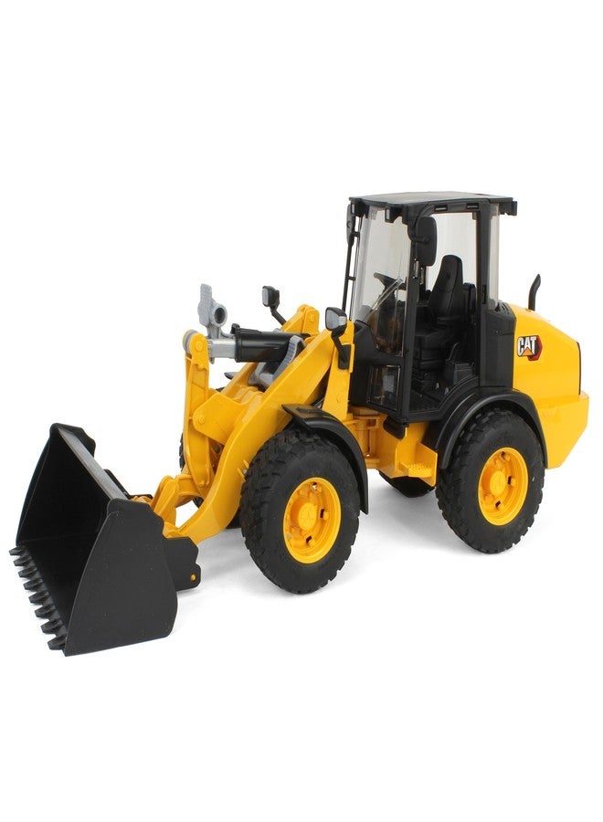 Bruder 02486 CAT Wheel Loader - Image 1