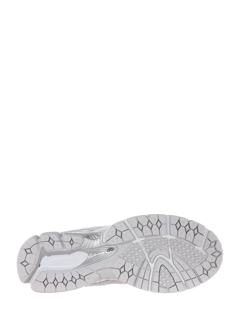 New Balance 2002 Sneakers