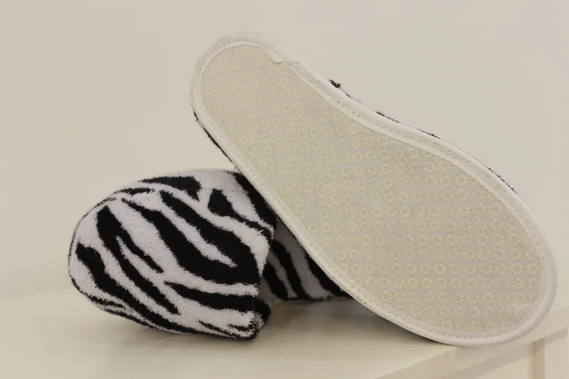 Ender Home Zebra Pattern Towel Bathroom Slippers Home Hotel Slippers Maternity Slippers Non-Slip Thick Sole Daily Slippers