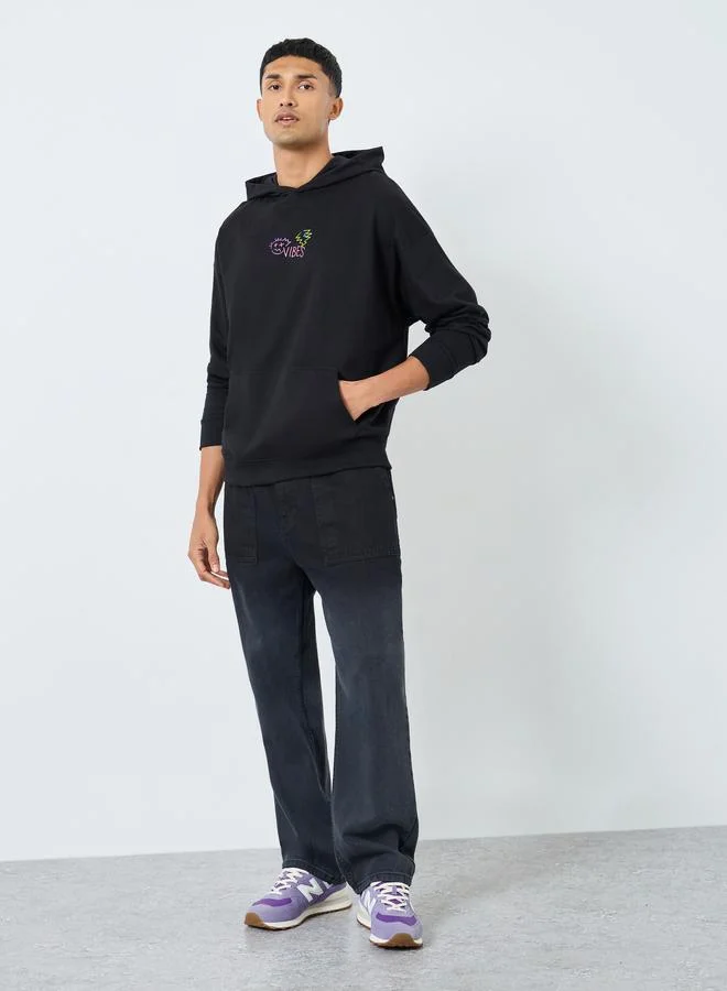 ستايلي هودي واسع مطبع بطبعة جرافيك