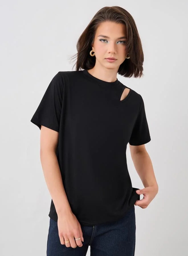 Take Two Take Two Solid Round Neck T-Shirt with Cut Out Detail