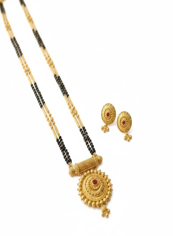 قلادة مانجالسوترا طويلة تقليدية من ولاية ماهاراشترا من AAIKU مع قلادة وأقراط | سلسلة خرز سوداء مطلية بالذهب العتيق | مجوهرات مصقولة بدقة للنساء والفتيات | مانجالسوترا أنيقة للنساء (36 بوصة) - Image 1