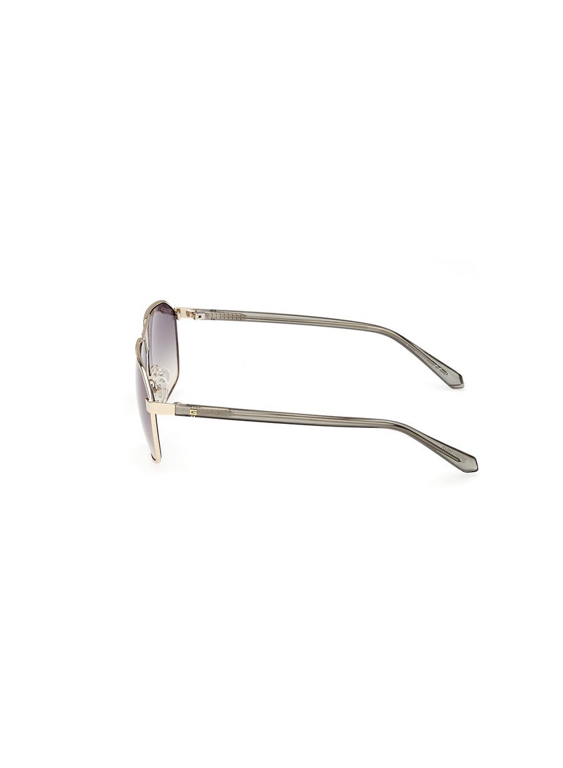 GUESS نظارة شمسية بايلوت للحماية من الأشعة فوق البنفسجية للرجال - GU0008632P59 - مقاس العدسة: 59 ملم - Image 3