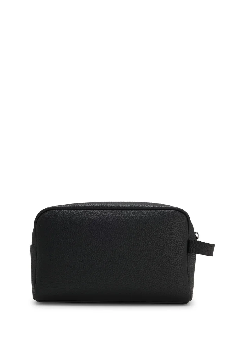 هوجو Grained faux-leather washbag with stacked-logo trim