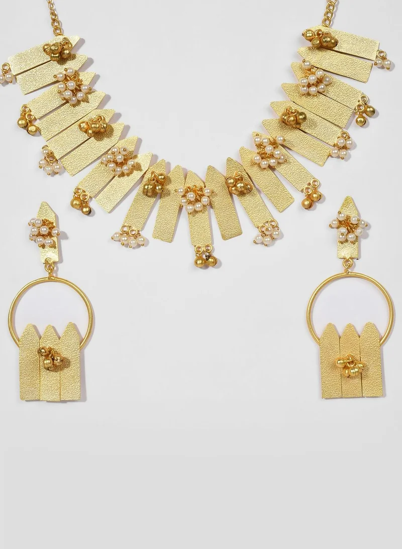 SOHI Gold Plated Pearls Necklace and Earrings Set