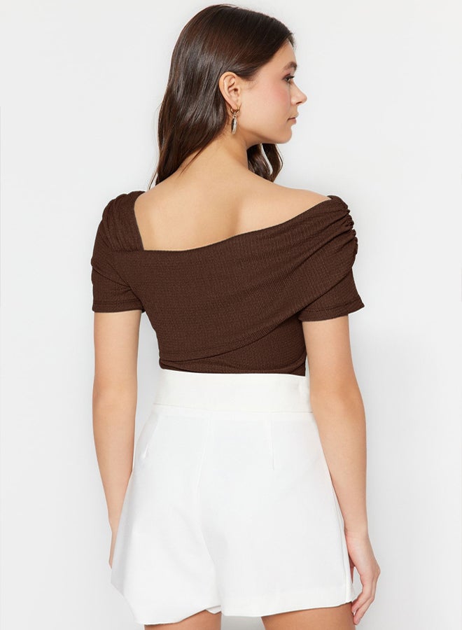 trendyol Brown Asymmetric Collar Fitted/Snap Knitted Bodysuit - Image 4