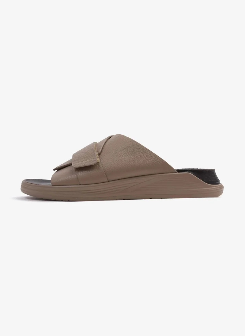 UOMO Cavalier UOMO CAVALIER WITH STRAPPY DESIGN SANDALS