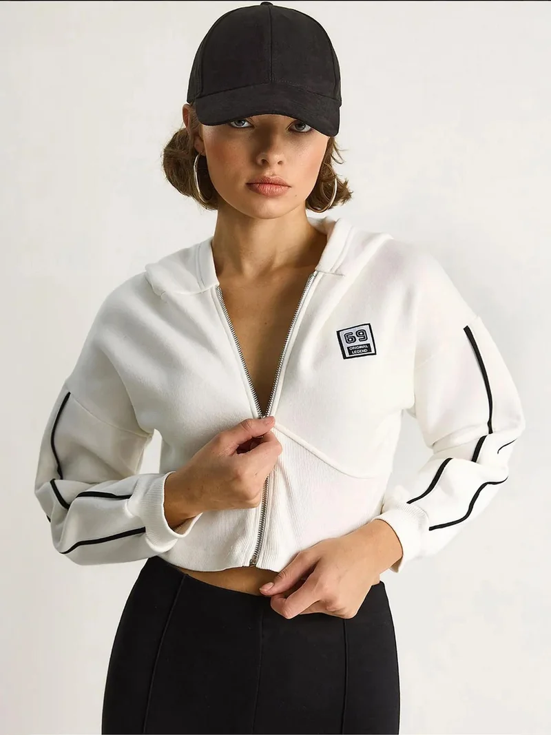 Bianco Lucci LUCCI Zipper Collar Fitted Crop Sweatshirt