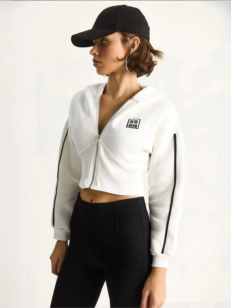 Bianco Lucci LUCCI Zipper Collar Fitted Crop Sweatshirt