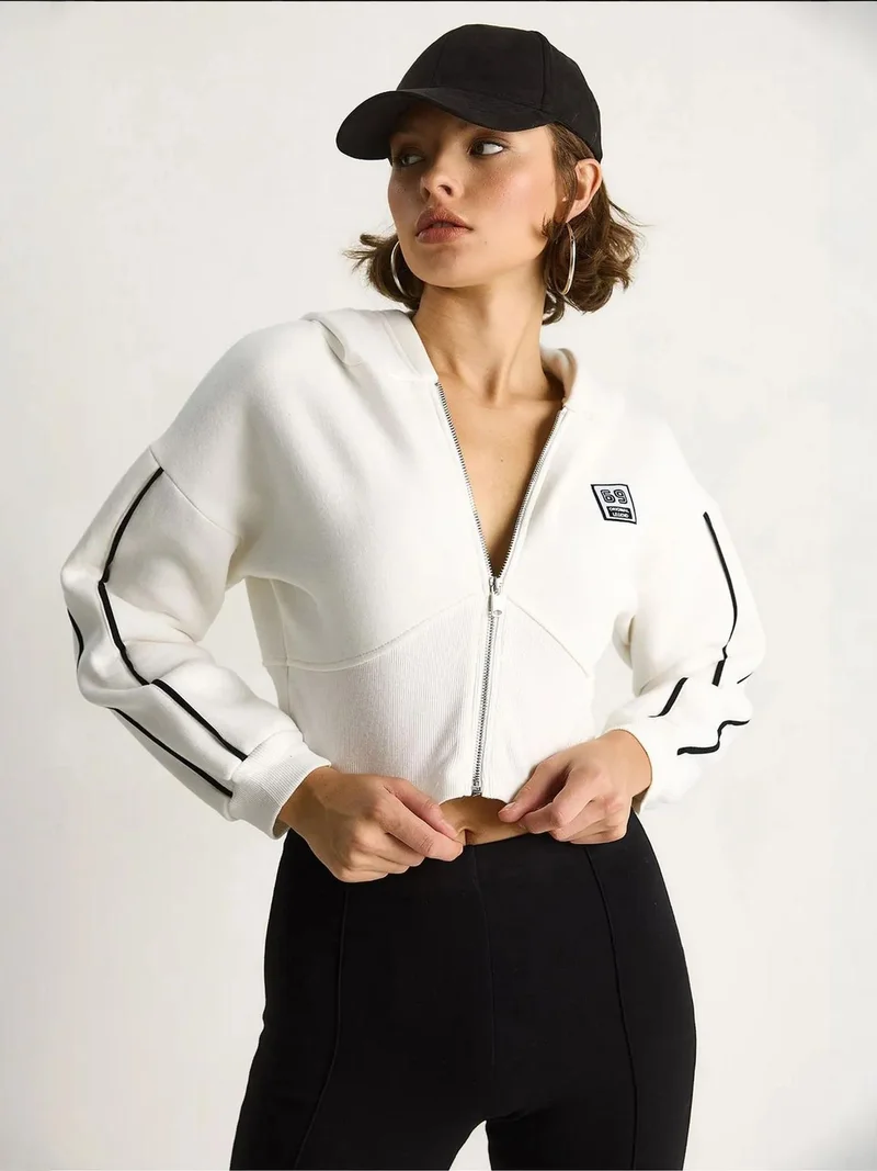 Bianco Lucci LUCCI Zipper Collar Fitted Crop Sweatshirt